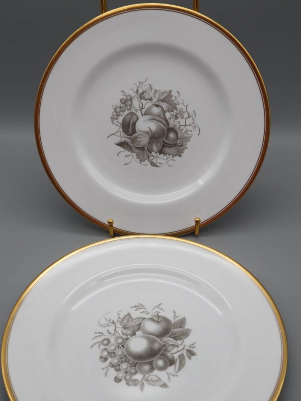 2 Vtg Spode Period 1810 Chatham Bone China Dinner Plates Fruit Pattern Gold Trim